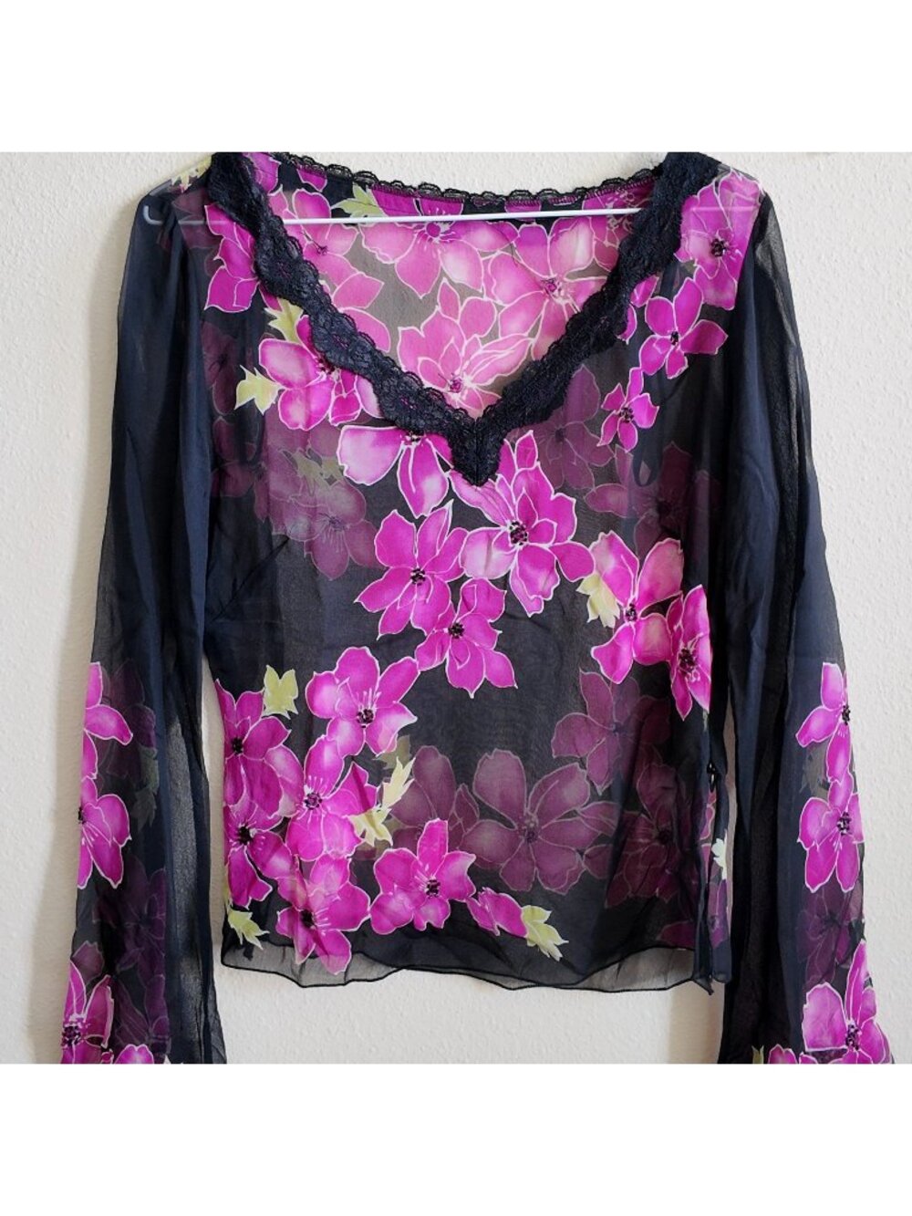 VINTAGE Floral beaded longsleeve blouse size small/medium